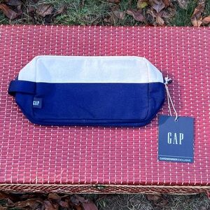New Gap Navy and White Stripe Men’s Canvas Cosmetics Bag